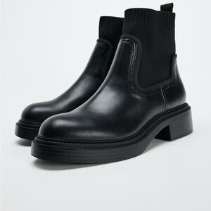 NEW ! CHELSEA BOOTS WITH SOLES
SIZE USA 7.5
38 EUR
🚨 FINAL PRICE NO OFFER ACCEPT